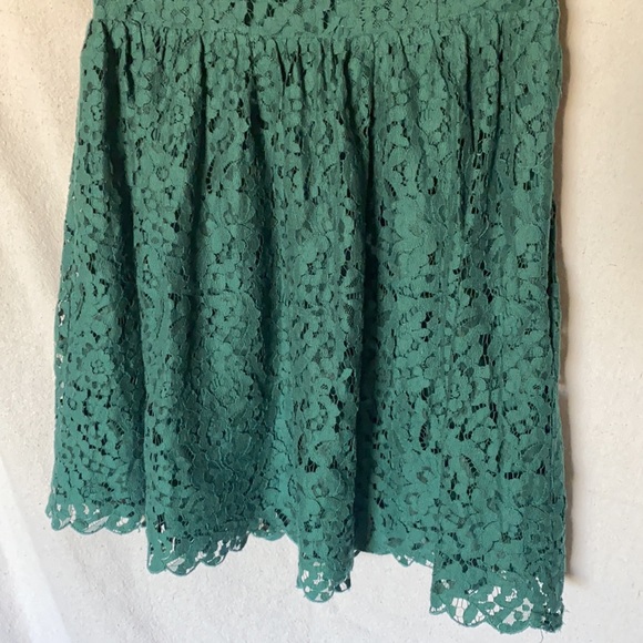 H&M Divided forest green floral lace dress, Size 4 - Picture 7 of 13